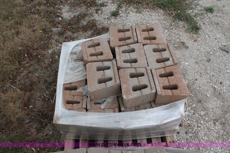 image for item E2072 (1076) pin-less retaining wall blocks