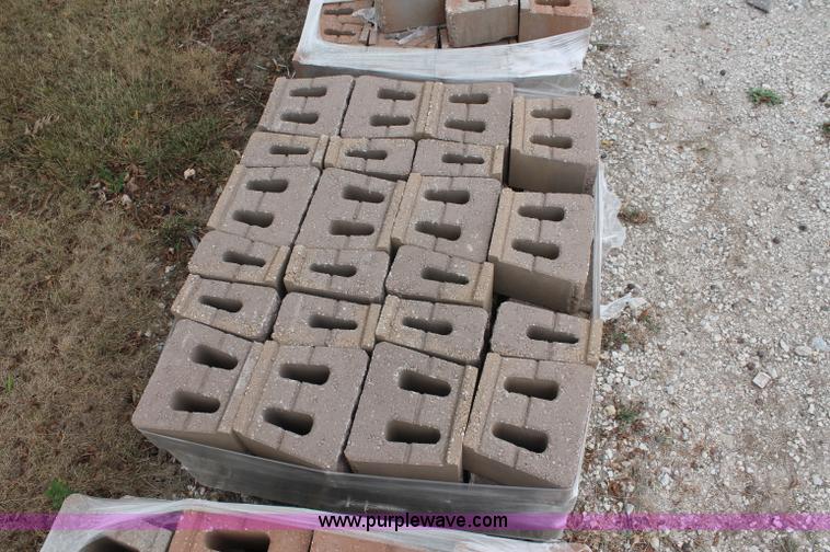 image for item E2072 (1076) pin-less retaining wall blocks