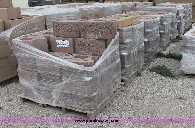image for item E2073 (288) retaining wall blocks