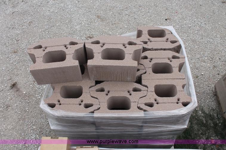 image for item E2073 (288) retaining wall blocks