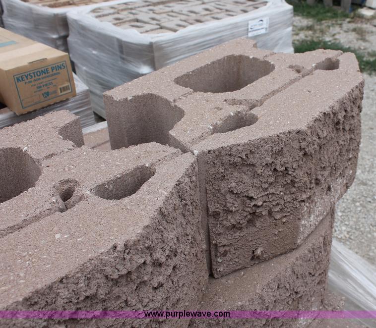 image for item E2073 (288) retaining wall blocks