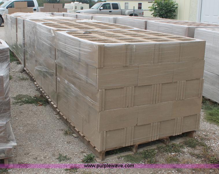image for item E2074 (420) cinder blocks