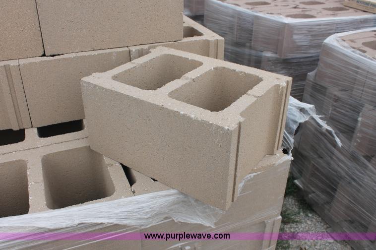 image for item E2074 (420) cinder blocks