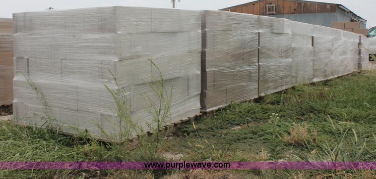 image for item E2075 (800) cinder blocks