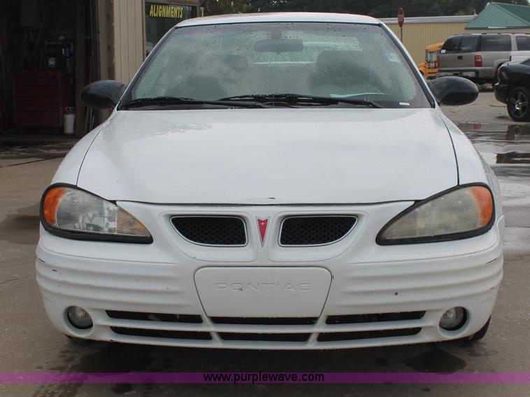 image for item E2077 2002 Pontiac Grand Am SE