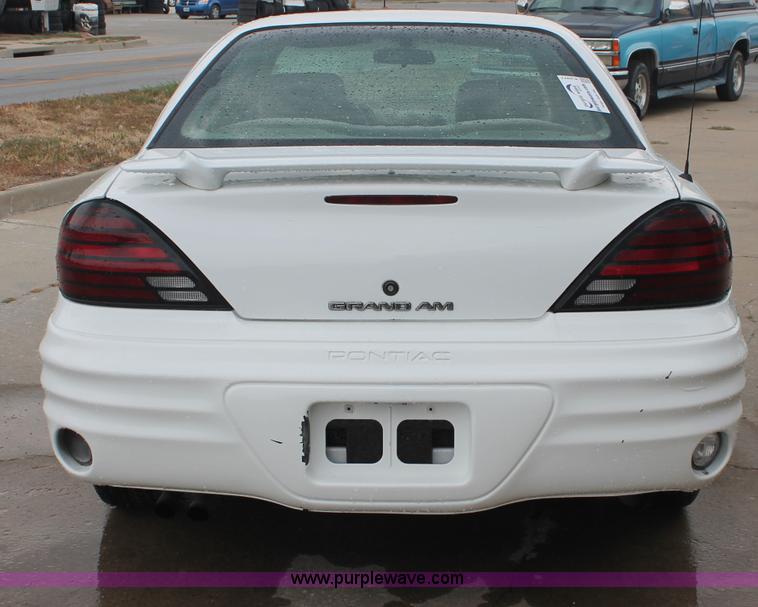image for item E2077 2002 Pontiac Grand Am SE