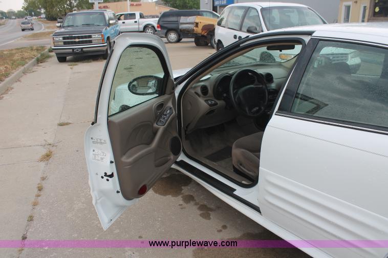 image for item E2077 2002 Pontiac Grand Am SE