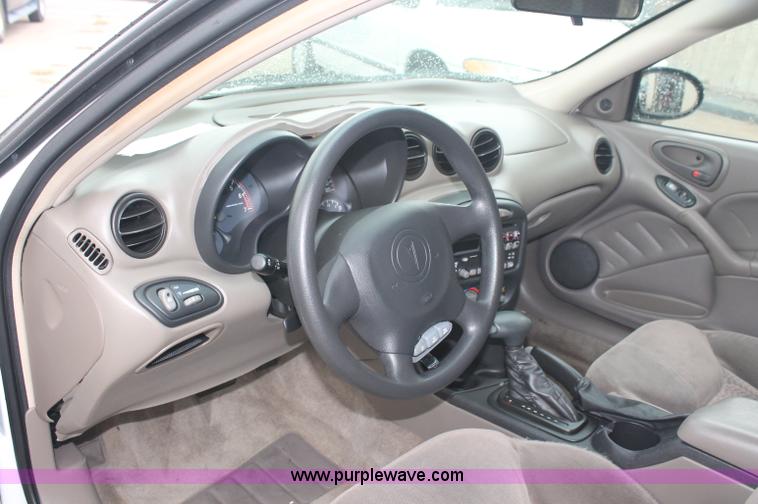 image for item E2077 2002 Pontiac Grand Am SE