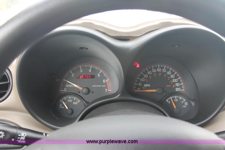 image for item E2077 2002 Pontiac Grand Am SE