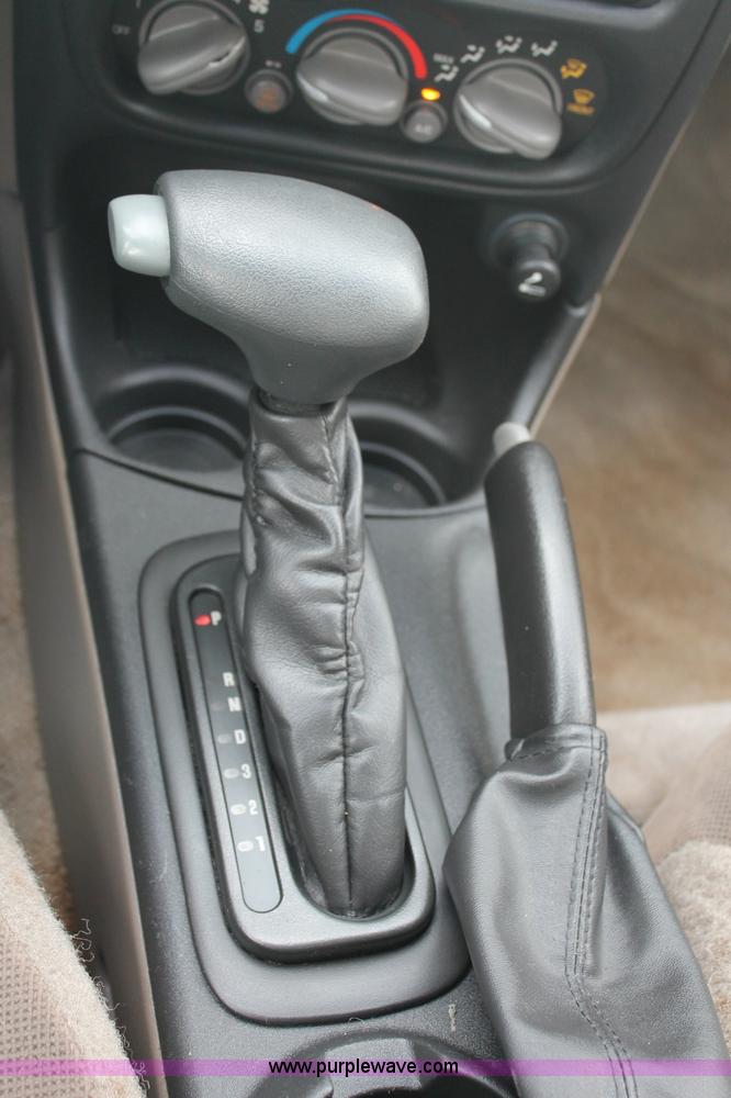 image for item E2077 2002 Pontiac Grand Am SE