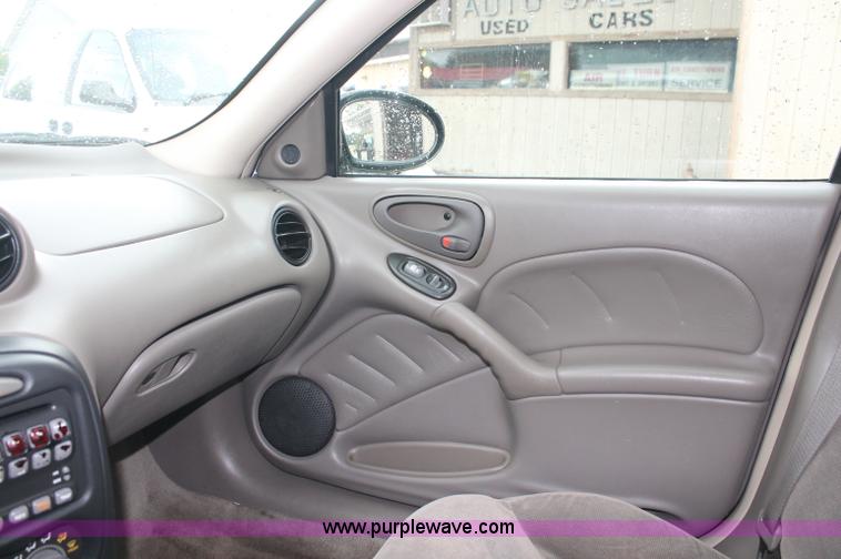 image for item E2077 2002 Pontiac Grand Am SE