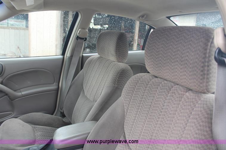 image for item E2077 2002 Pontiac Grand Am SE