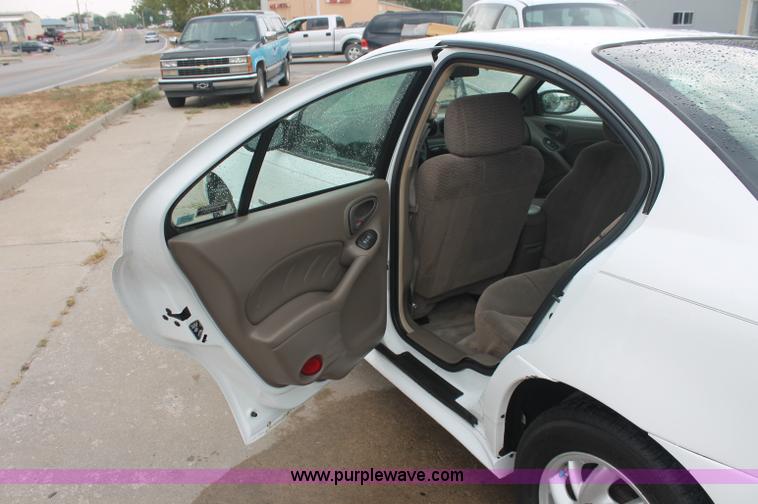 image for item E2077 2002 Pontiac Grand Am SE