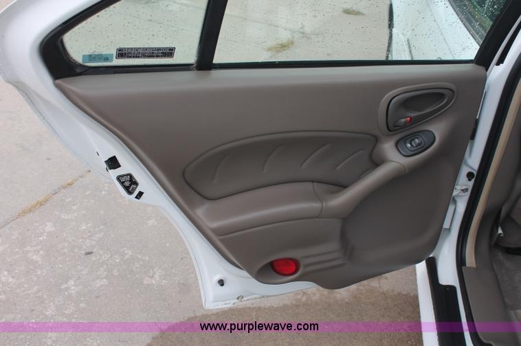 image for item E2077 2002 Pontiac Grand Am SE