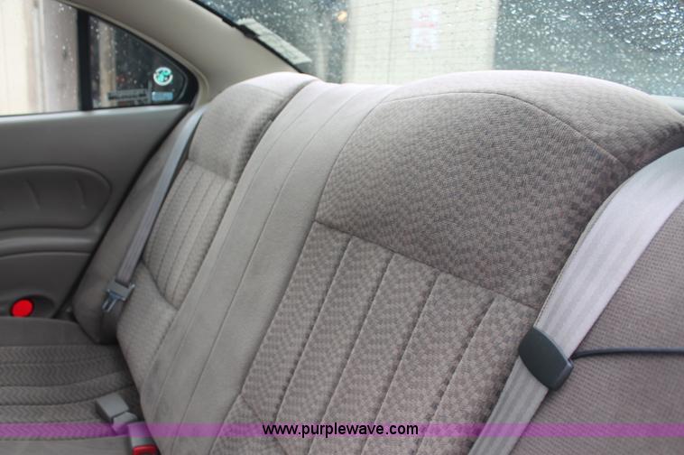 image for item E2077 2002 Pontiac Grand Am SE