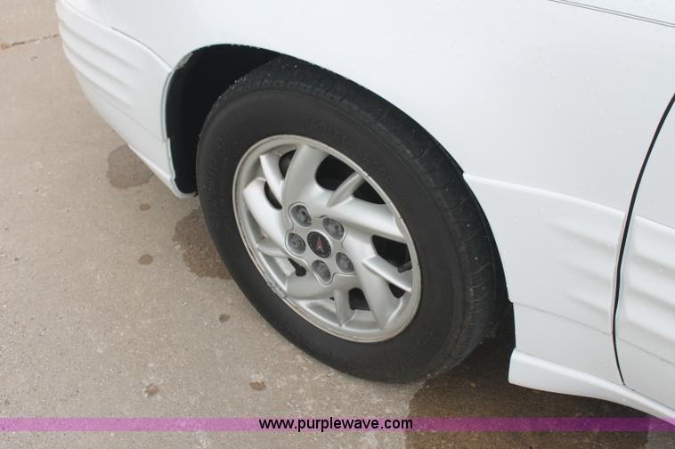 image for item E2077 2002 Pontiac Grand Am SE