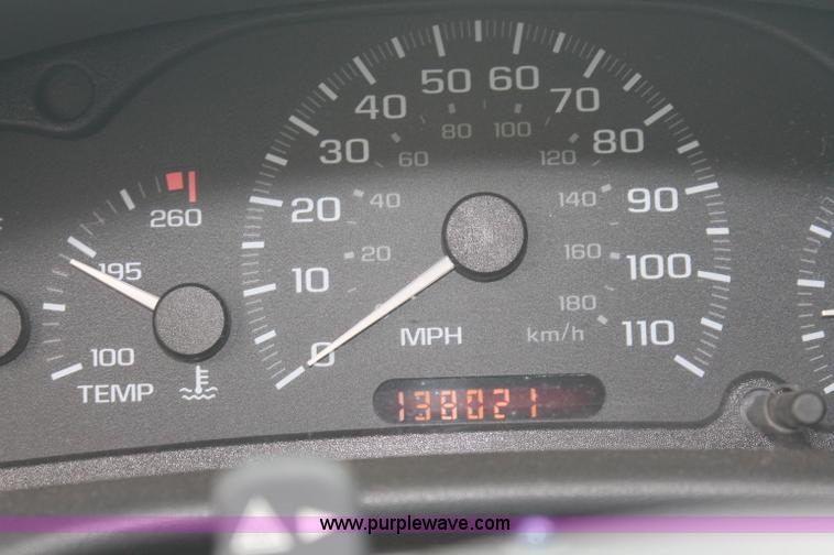 image for item E2078 2004 Chevrolet Cavalier