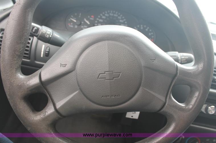 image for item E2078 2004 Chevrolet Cavalier