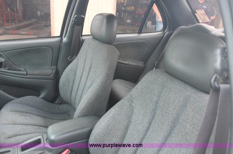 image for item E2078 2004 Chevrolet Cavalier