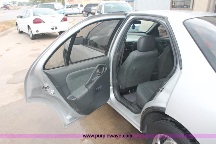 image for item E2078 2004 Chevrolet Cavalier