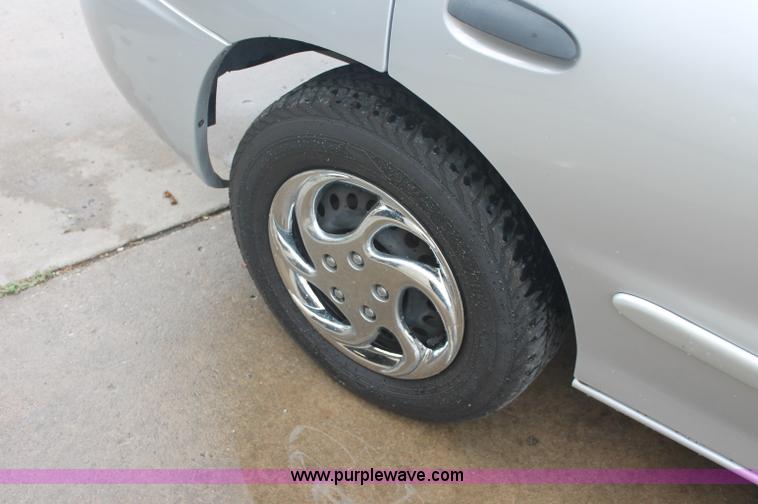 image for item E2078 2004 Chevrolet Cavalier