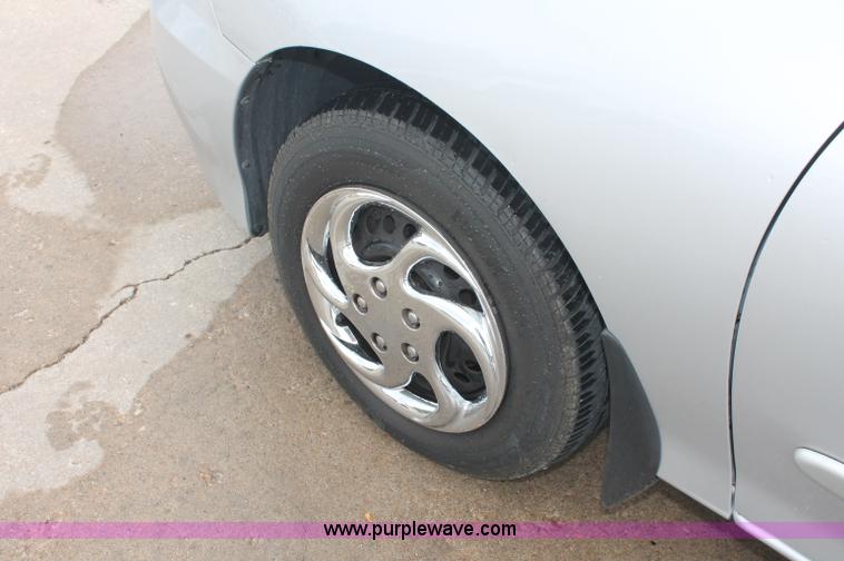 image for item E2078 2004 Chevrolet Cavalier