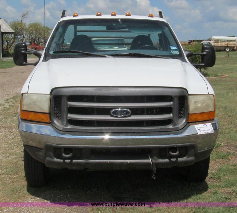 image for item F3009 1999 Ford F350 Super Duty pickup truck