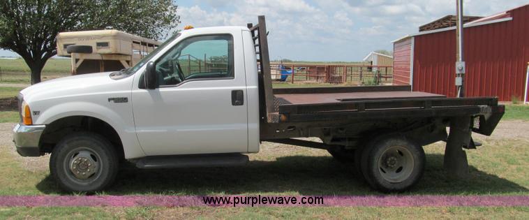 image for item F3009 1999 Ford F350 Super Duty pickup truck