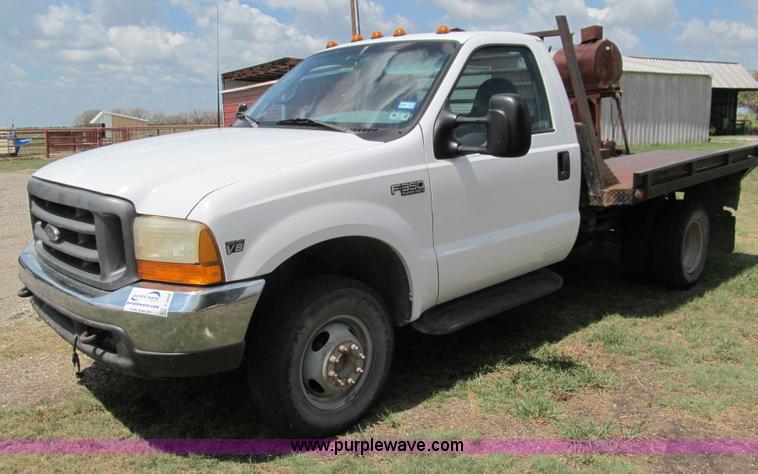 image for item F3009 1999 Ford F350 Super Duty pickup truck