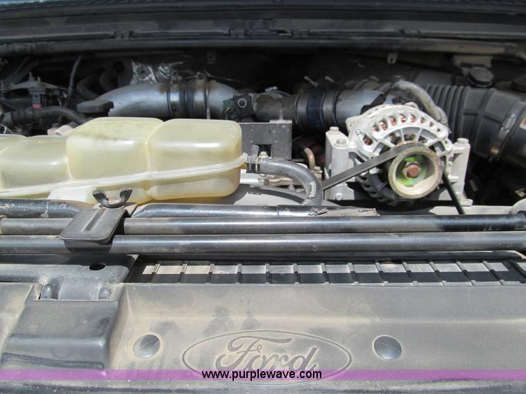 image for item F3009 1999 Ford F350 Super Duty pickup truck