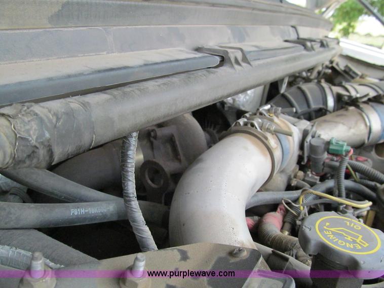 image for item F3009 1999 Ford F350 Super Duty pickup truck