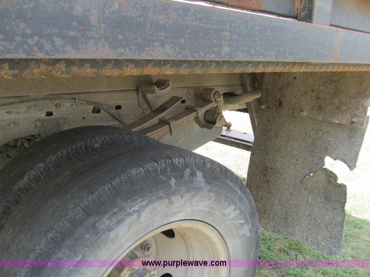 image for item F3009 1999 Ford F350 Super Duty pickup truck