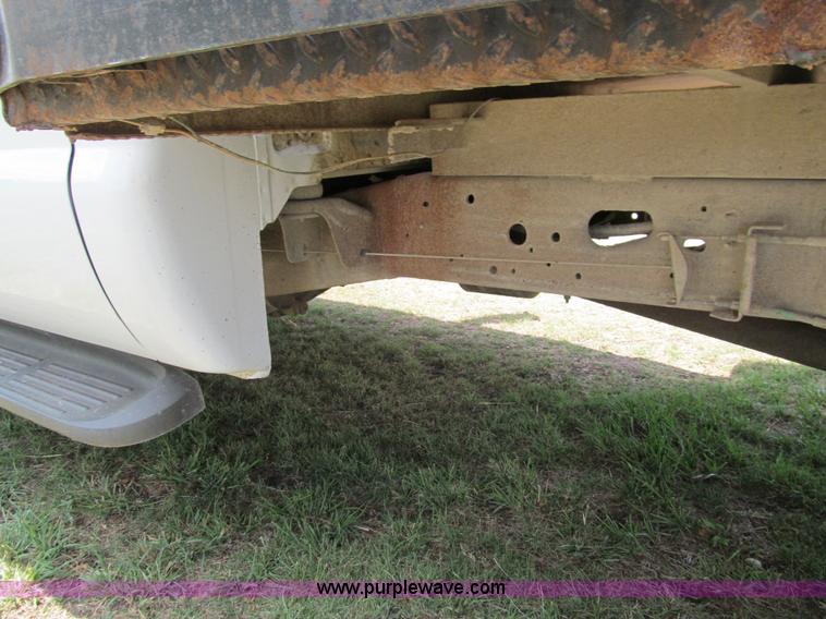 image for item F3009 1999 Ford F350 Super Duty pickup truck