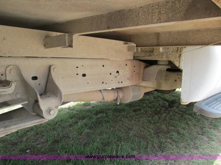 image for item F3009 1999 Ford F350 Super Duty pickup truck