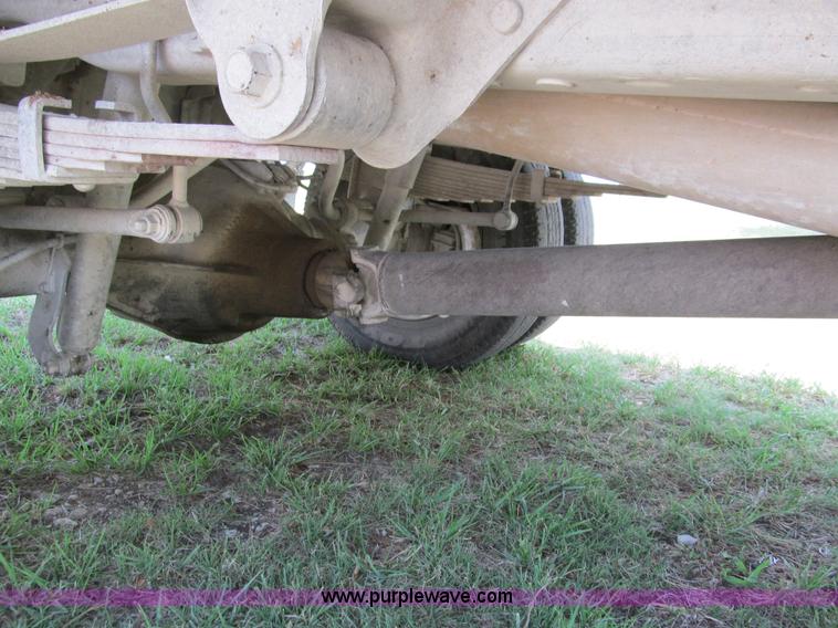 image for item F3009 1999 Ford F350 Super Duty pickup truck