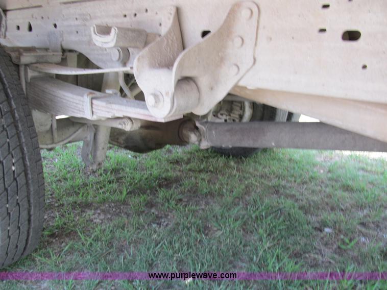 image for item F3009 1999 Ford F350 Super Duty pickup truck