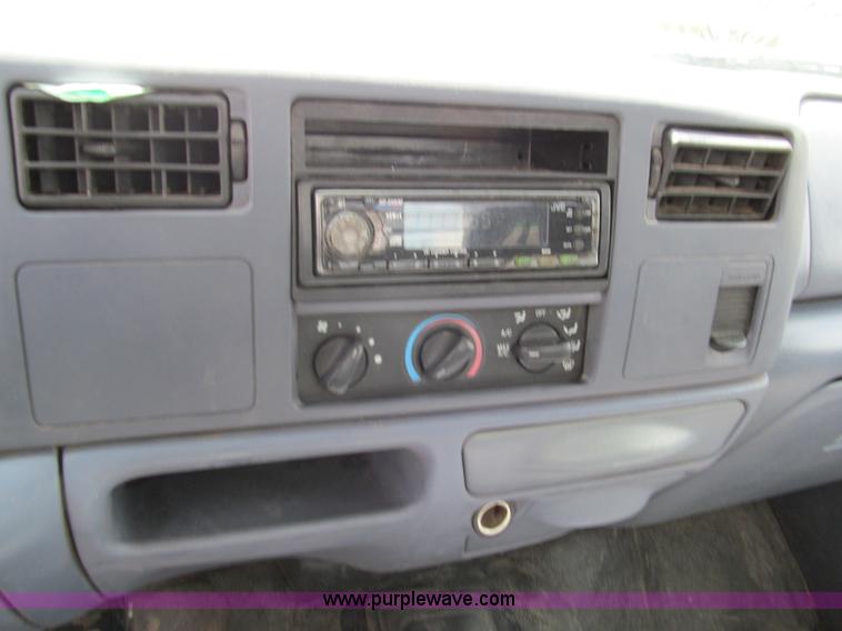 image for item F3009 1999 Ford F350 Super Duty pickup truck