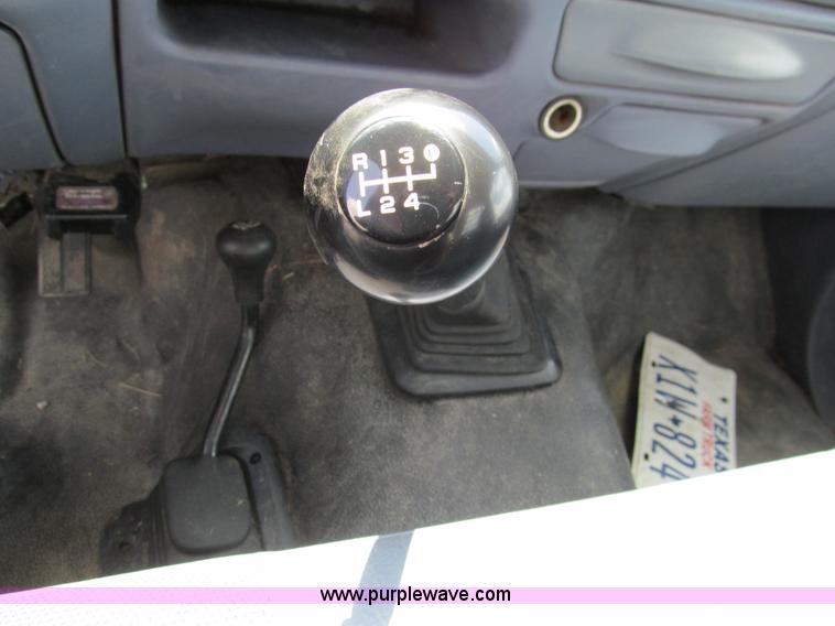 image for item F3009 1999 Ford F350 Super Duty pickup truck