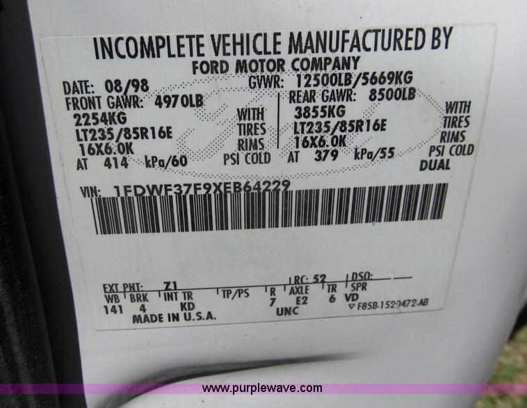 image for item F3009 1999 Ford F350 Super Duty pickup truck