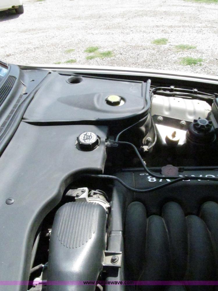 image for item F3013 1999 Jaguar XJ8 Vanden Plas