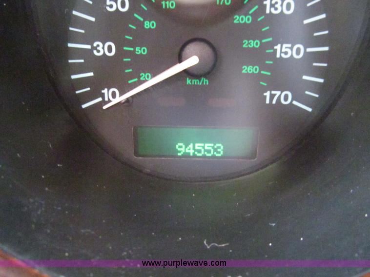 image for item F3013 1999 Jaguar XJ8 Vanden Plas