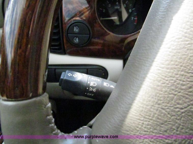 image for item F3013 1999 Jaguar XJ8 Vanden Plas