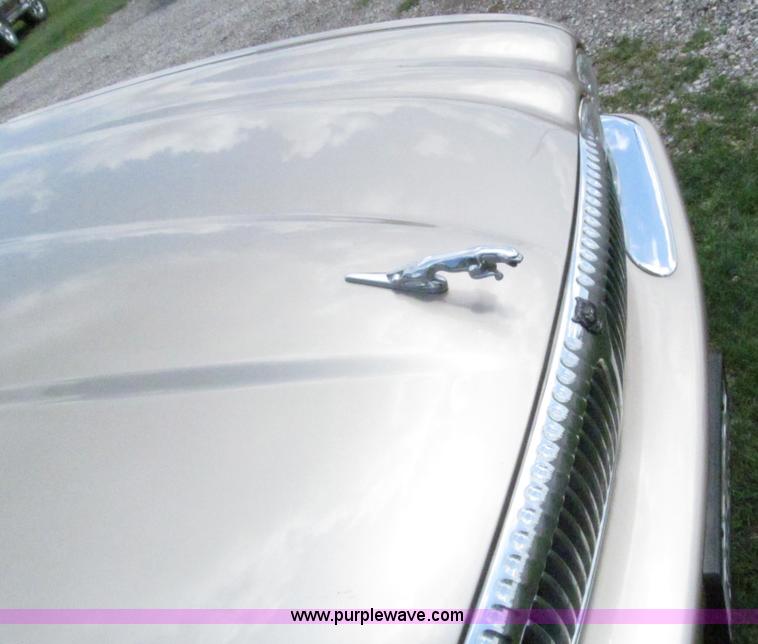 image for item F3013 1999 Jaguar XJ8 Vanden Plas