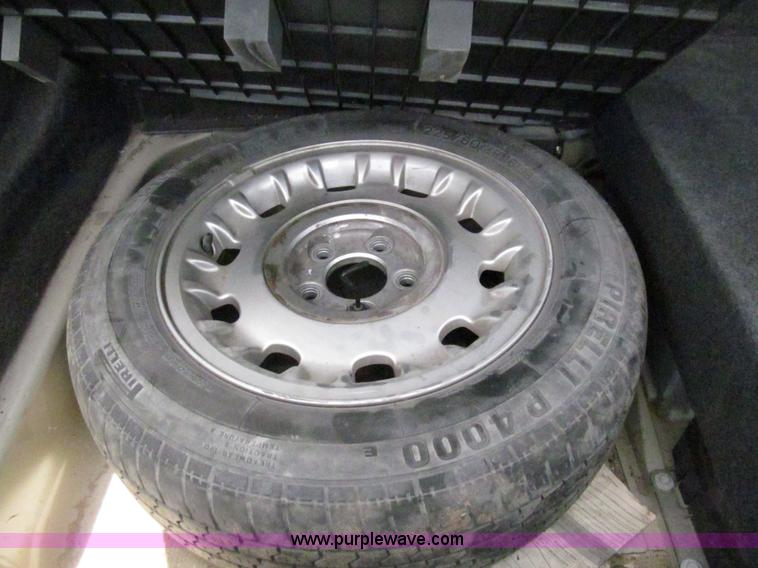 image for item F3013 1999 Jaguar XJ8 Vanden Plas