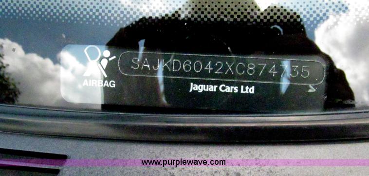 image for item F3013 1999 Jaguar XJ8 Vanden Plas