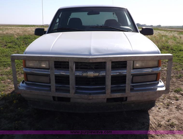image for item F6005 1995 GMC C2500 Sierra SLE extended cab pickup truck