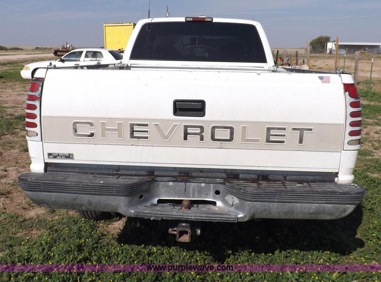 image for item F6005 1995 GMC C2500 Sierra SLE extended cab pickup truck