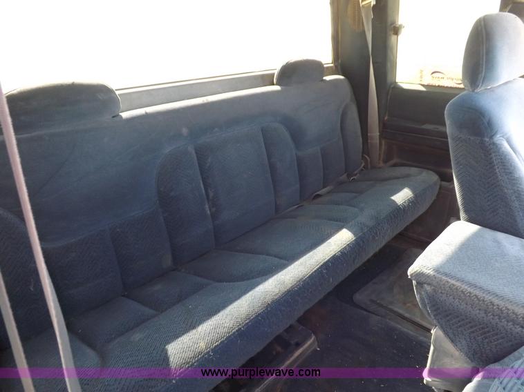 image for item F6005 1995 GMC C2500 Sierra SLE extended cab pickup truck