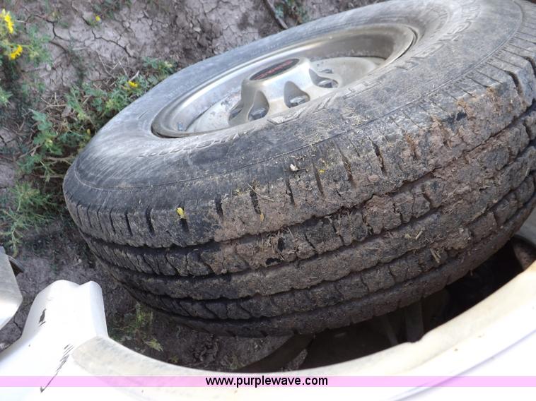 image for item F6005 1995 GMC C2500 Sierra SLE extended cab pickup truck