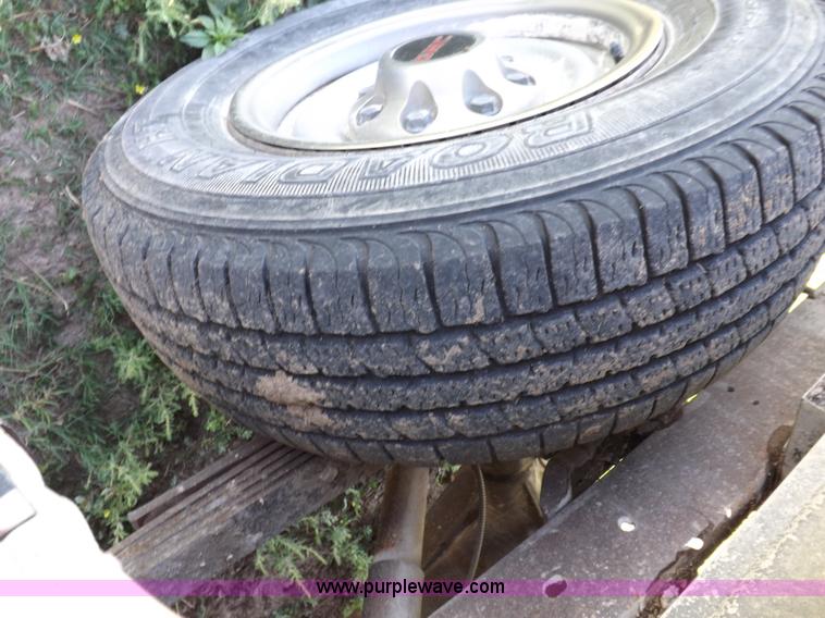 image for item F6005 1995 GMC C2500 Sierra SLE extended cab pickup truck